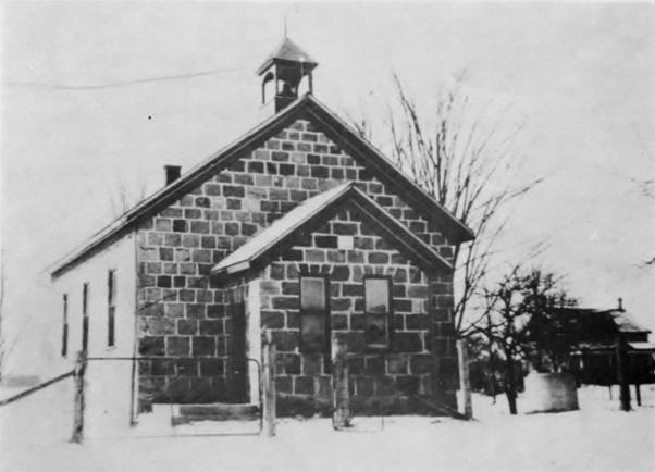 Q-990 - SS No 7 Wallace Maitland School - Wallace History 1985 001
